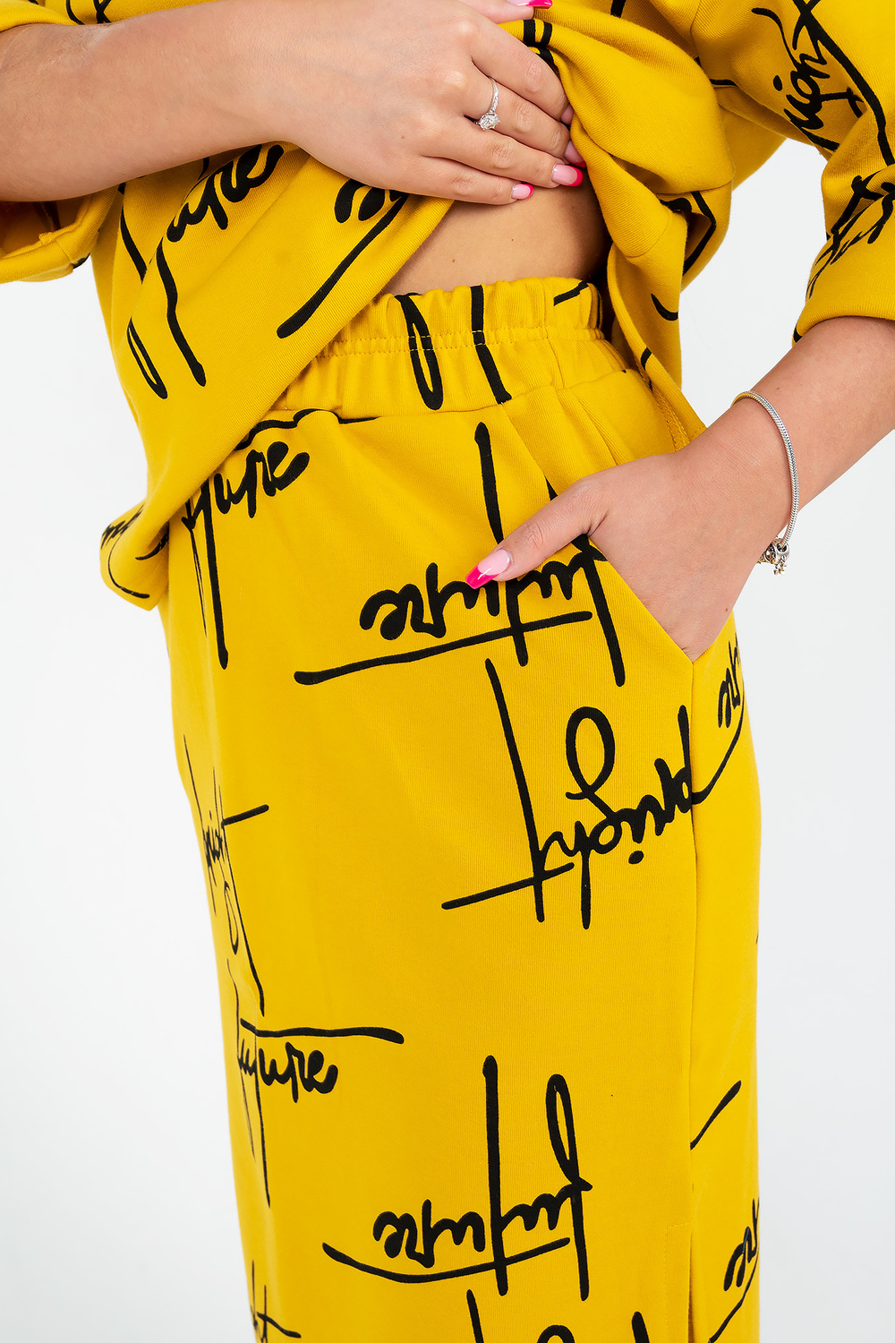 Фото товара 23244, модный желтый костюм с юбкой